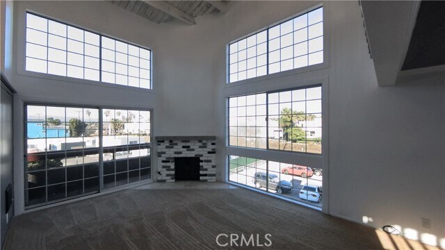 Primary Photo - 124 Buccaneer St