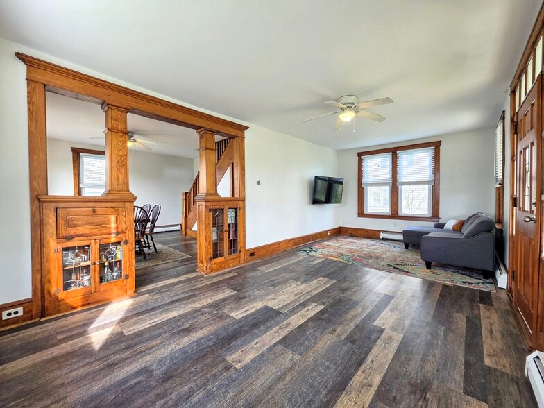 Building Photo - 712 S Broad St