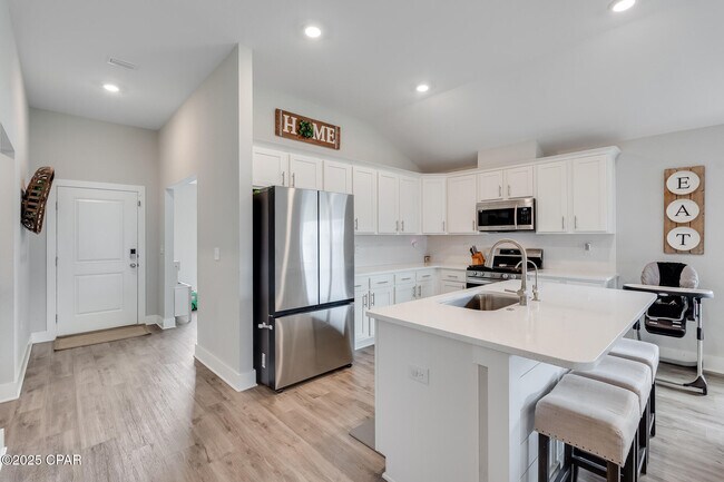 Building Photo - 230 Bayou Bend Ln