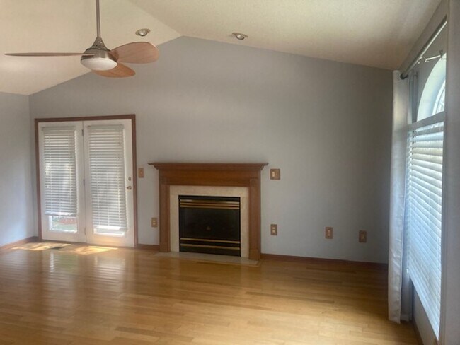 Building Photo - 342 Westline Ct