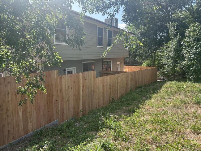 Building Photo - 5708 Spring Meadow Rd
