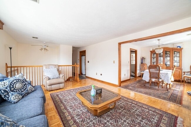 Building Photo - 8 Minthorne St