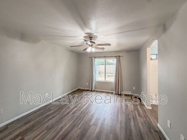 Building Photo - 2934 E Blackhawk Dr