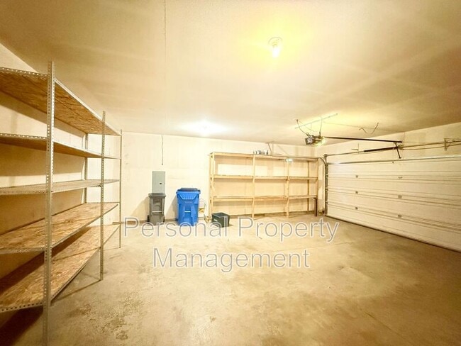 Building Photo - 5011 NE 129th Ave