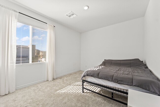 Building Photo - New Build, 4 bedroom, 3 full bathroom in the Master Planned Community; Landmark at Black Mountain...