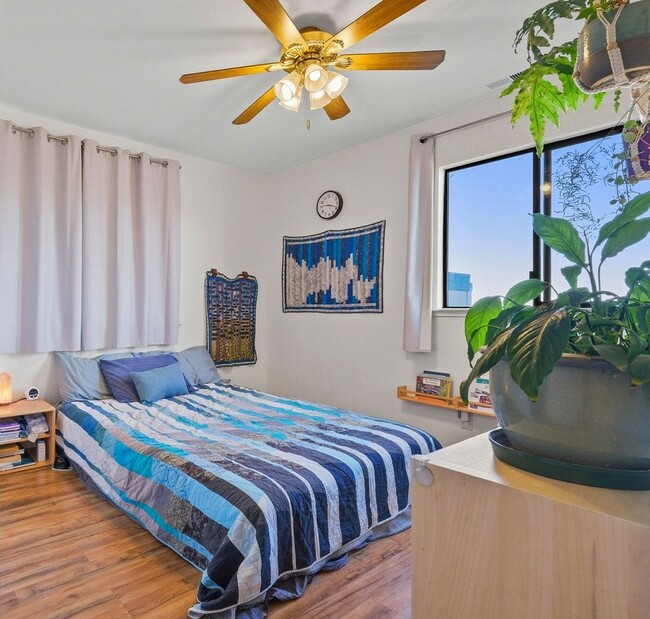 Building Photo - 3 Bedroom Condo in Watsonville!