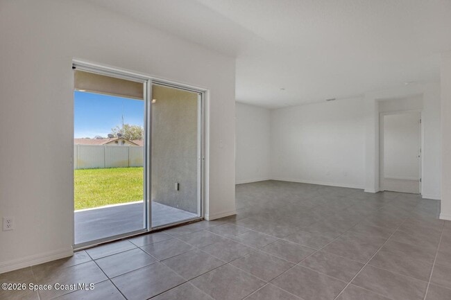 Building Photo - 1422 McFarland Dr