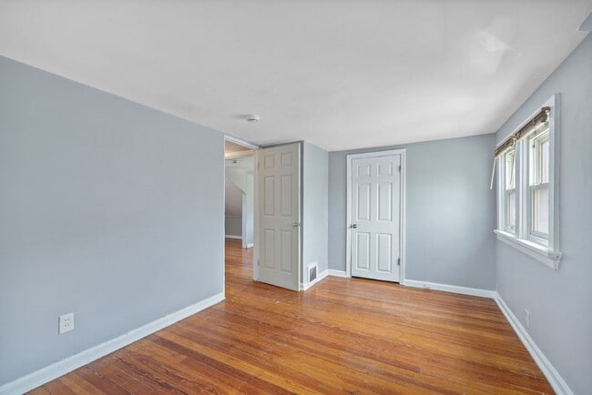 Building Photo - BRIDGETOWN - Charming 3 Bed 2 Bath w 1 Car...