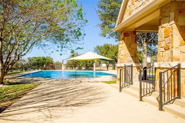 Building Photo - 714 Adler Falls Ln