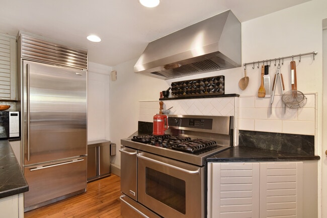 Building Photo - 116 Potter Rd