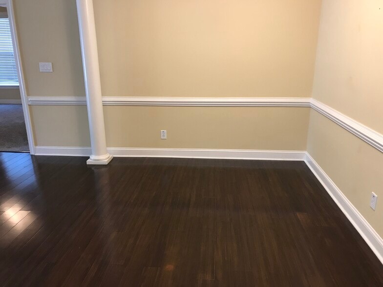 Diving room - 1931 Dante Ln