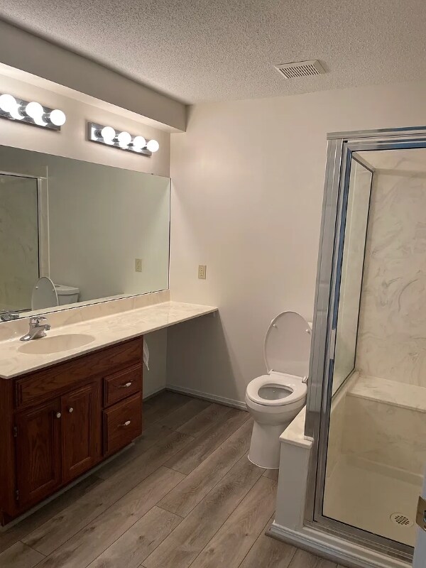 Building Photo - 914 Shandra Dr