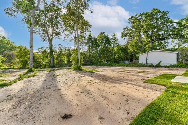 Building Photo - 106 County Rd 3704