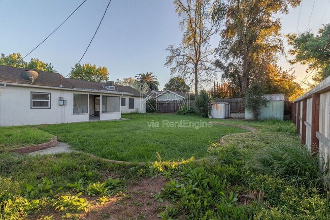 Building Photo - 1749 Christina Ave