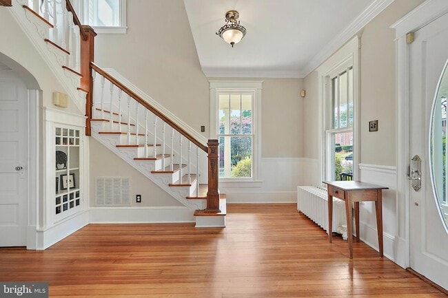 Building Photo - 1503 Russell Rd