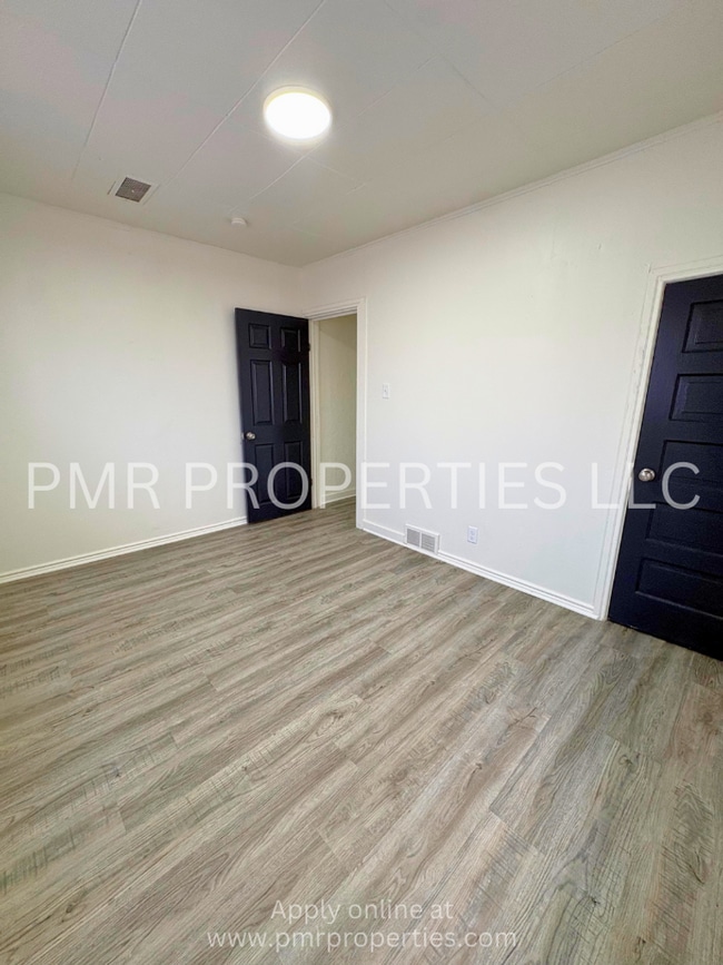 Building Photo - 1 Bedroom/1 Bathroom House