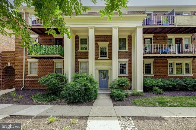 Building Photo - 1403 E Abingdon Dr