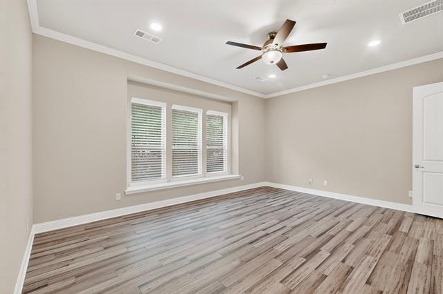 Building Photo - 1604 Frederickburg Dr