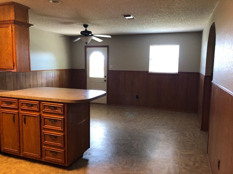 Building Photo - 508 Holly St