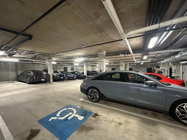 Building Photo - 11208 Pinehurst Way NE