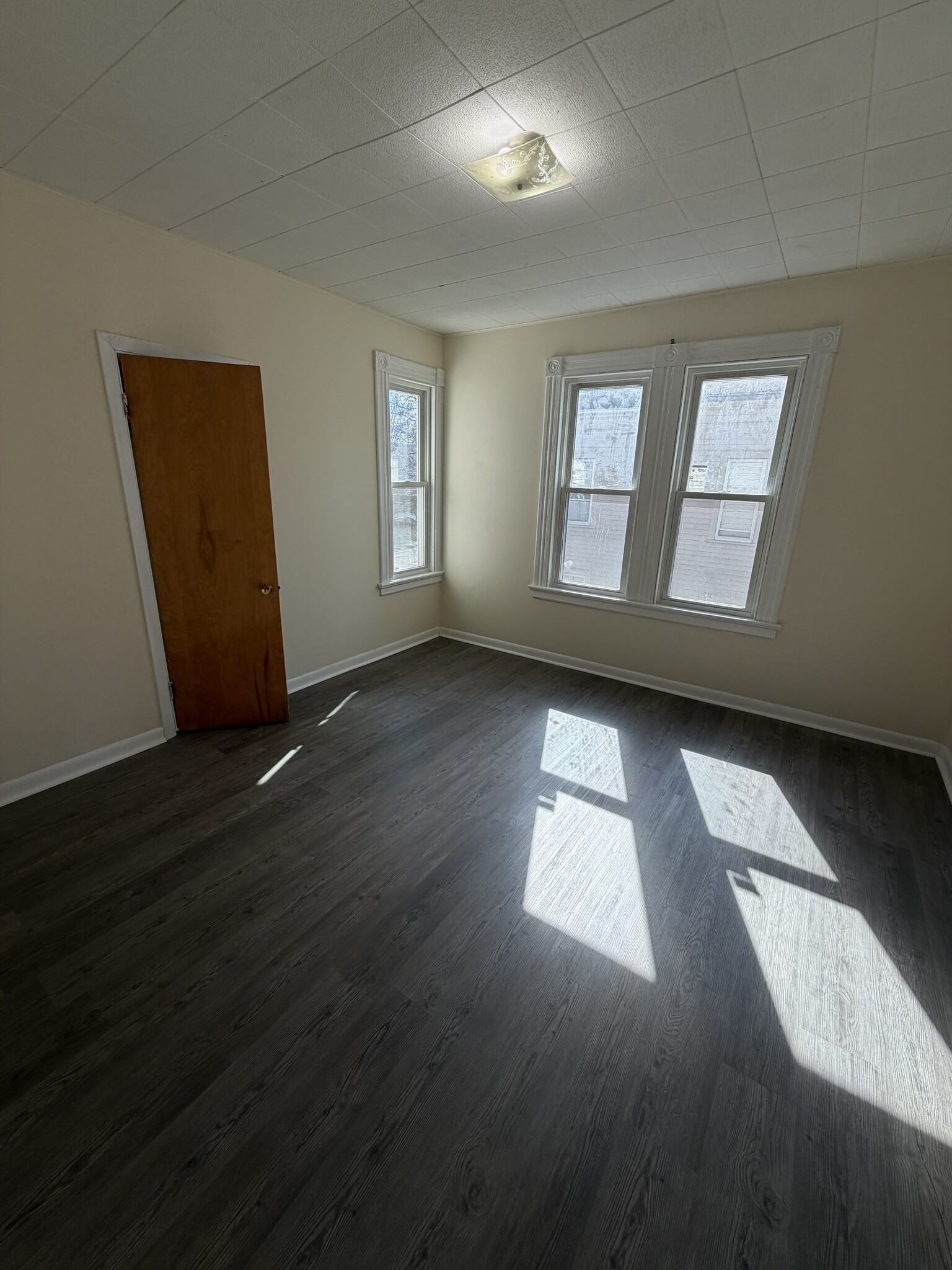 Building Photo - 123 High St