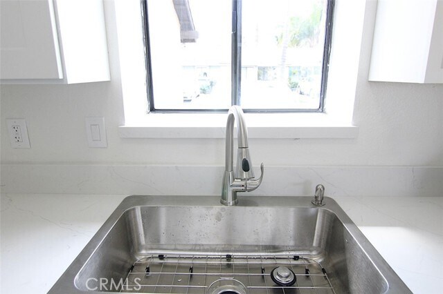 Building Photo - 9505 Arlington Ave