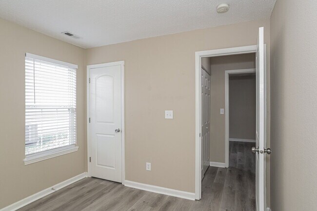 Building Photo - 9743 Centennial Ct