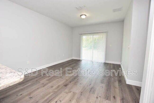 Building Photo - 525 Albatross Dr