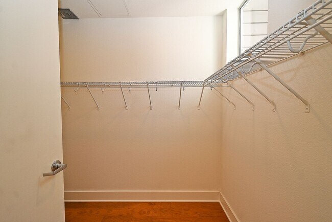 Building Photo - 1 E Julian St