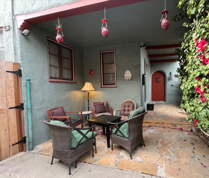 Front patio - 1238 Meadowbrook Ave