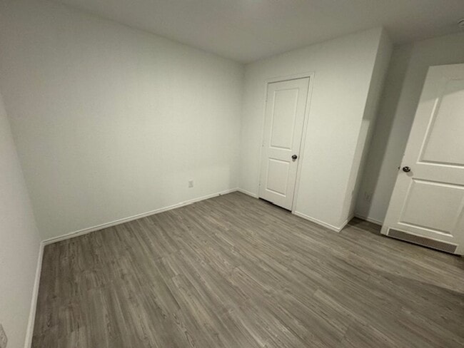 Building Photo - 7010 Solar Rdg