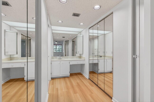 Building Photo - 1501 Cayman Way