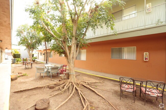 Courtyard - 552 D St
