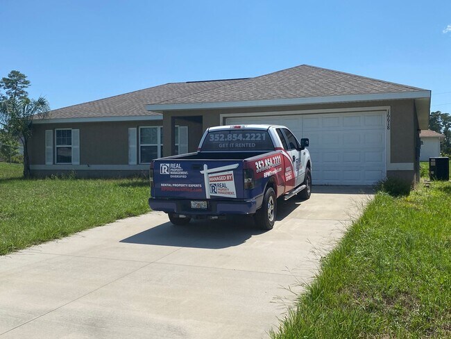 Building Photo - 16618 SW 31st Cir