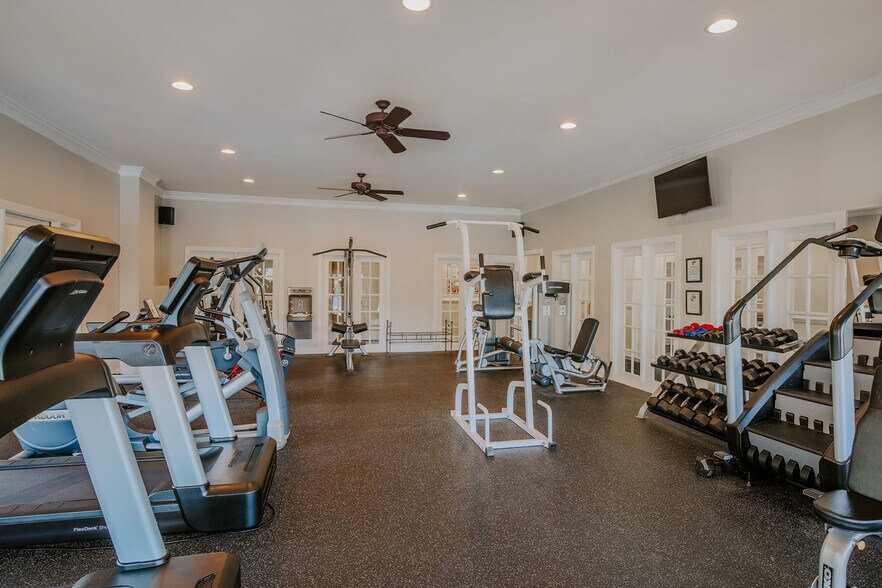 Fitness Room - 935 Dorchester Pl