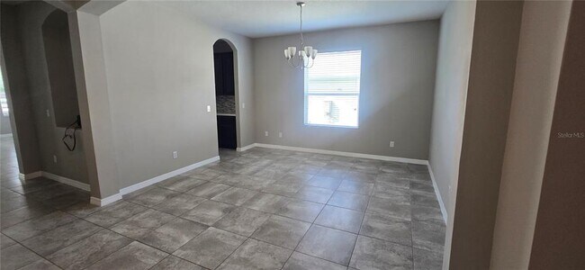 Building Photo - 7564 Bishop Square Dr