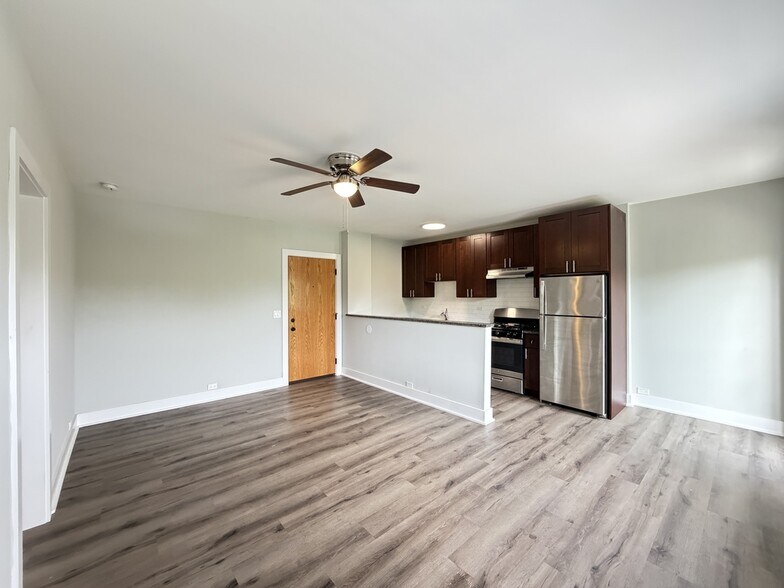 Building Photo - 730 Judson Ave