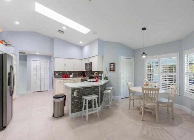 Building Photo - 1349 Brampton Cove