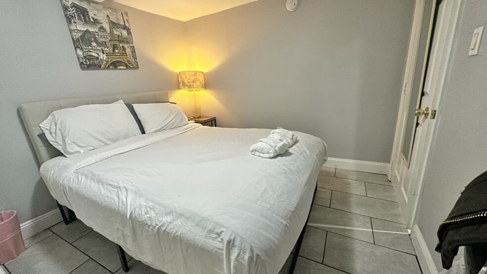 Building Photo - 609 P St NW