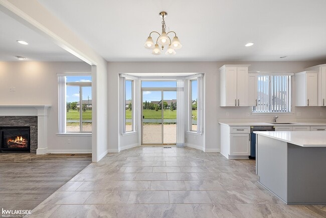 Building Photo - 23827 Shadow Woods Dr