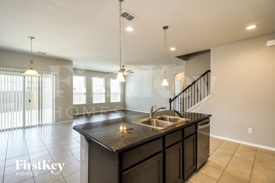 Building Photo - 3712 Fossil Tree Ln