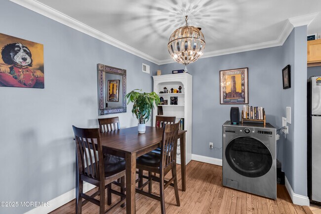 Building Photo - 1641 Elm Ave