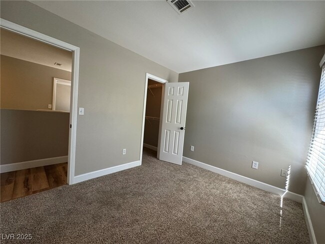 Building Photo - 910 Elegant Coral Ave