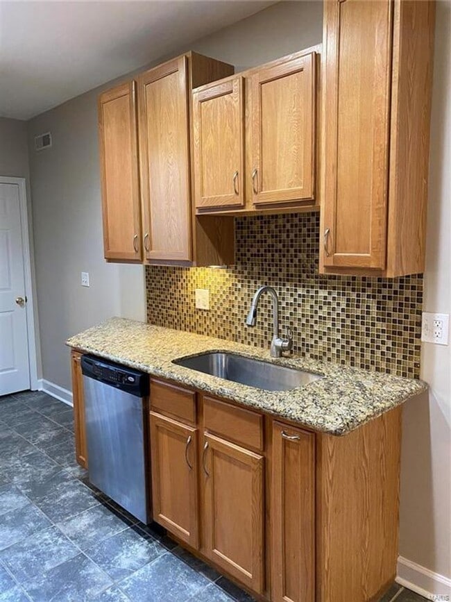 Building Photo - 5375 Pershing Ave