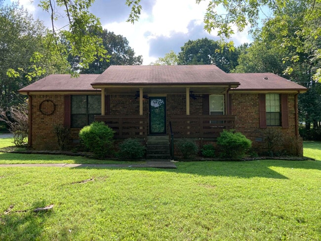 Primary Photo - 1011 Oakwood Rd