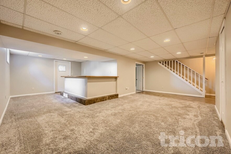 Building Photo - 9432 Seven Courts Dr