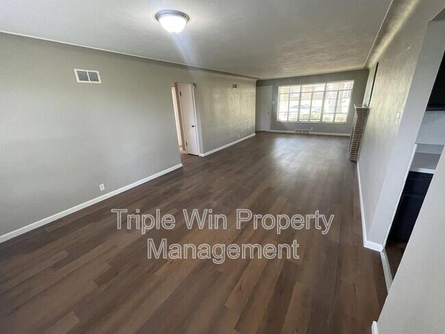 Building Photo - 7117 Forest Hill Dr
