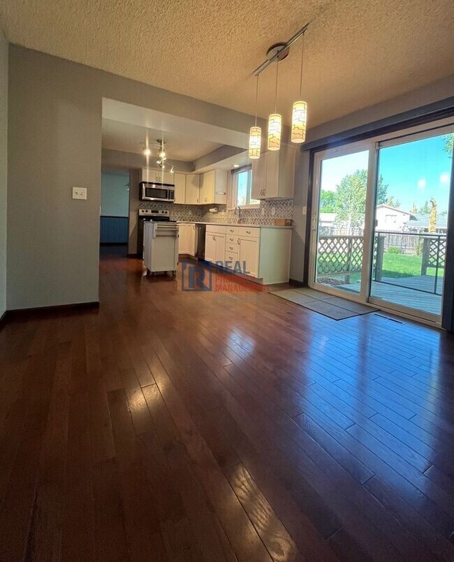 Building Photo - 4044 Cypress Ct