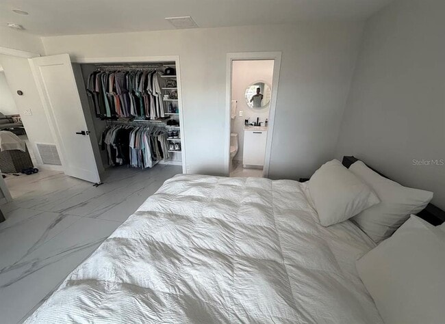 Building Photo - 1359 40th Ave NE