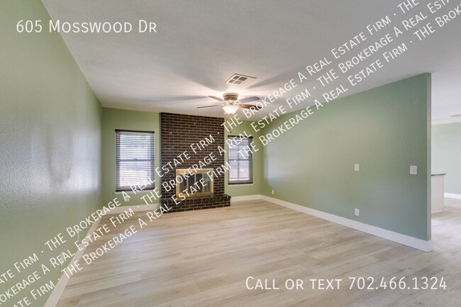 Building Photo - 605 Mosswood Dr